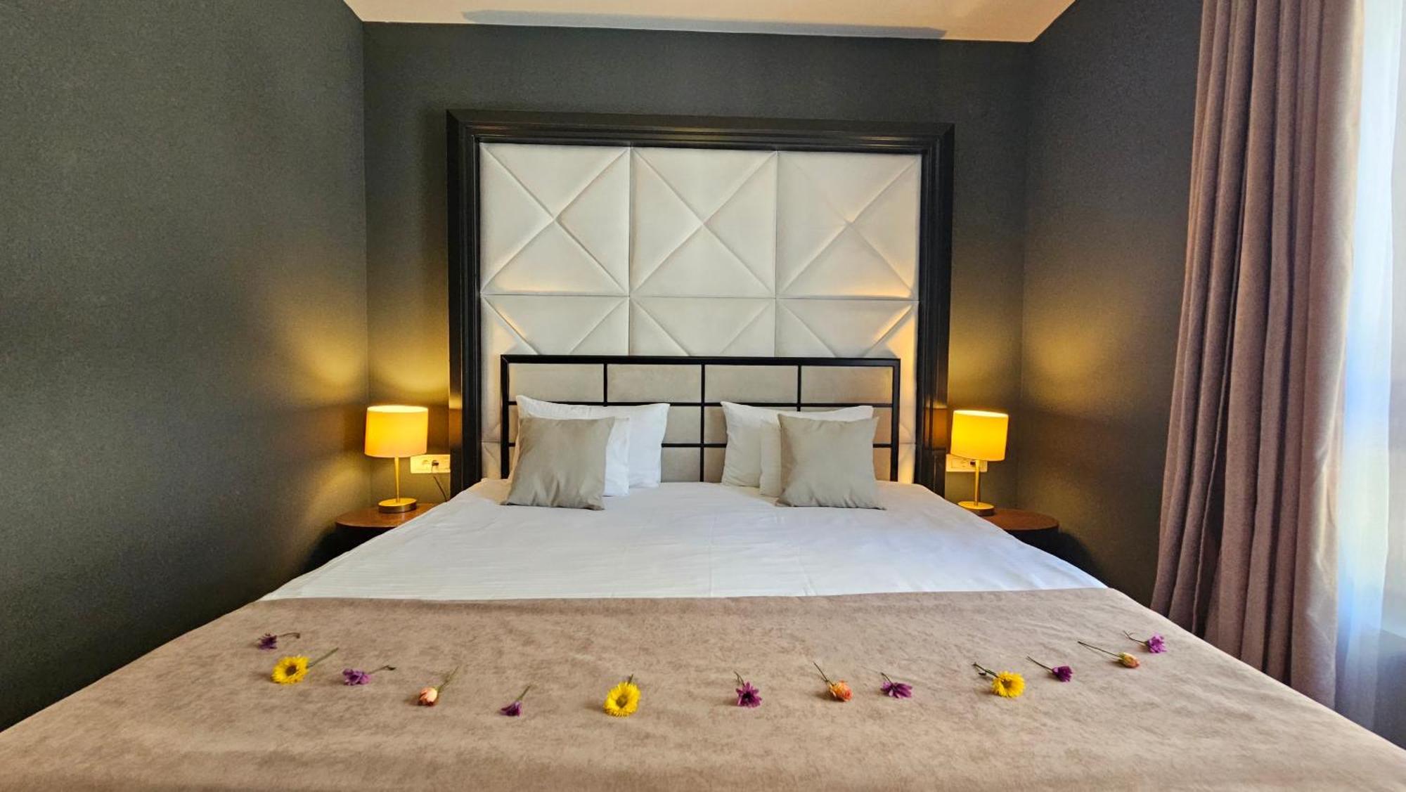 Maresia Boutique Suites Budva Exterior photo